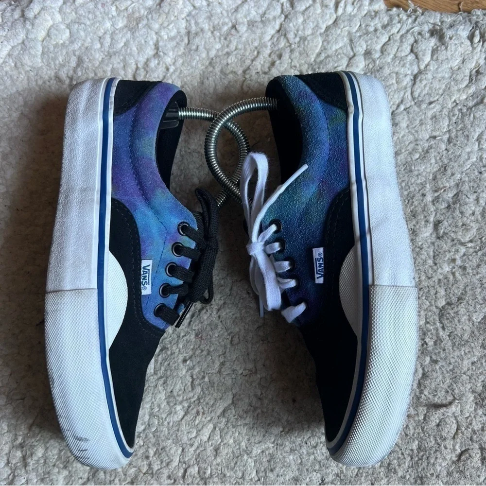 VANS: Men's Ultra Cush Black Purple Blue Galactic Suede Canvas Low Sneakers